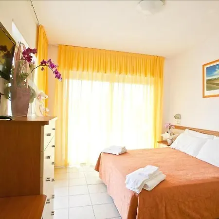 Hotel Adria Beach Club 3* Cesenatico