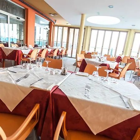 Hotel Adria Beach Club Отель Чезенатико