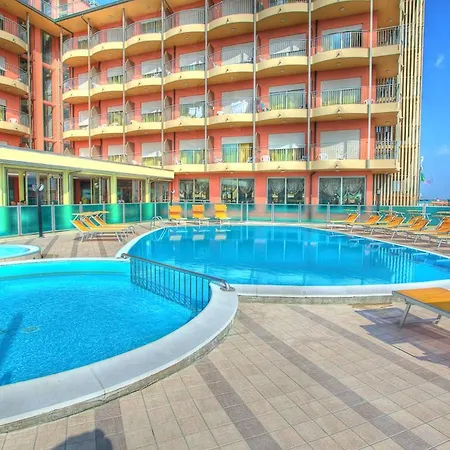 Hotel Adria Beach Club Отель Чезенатико