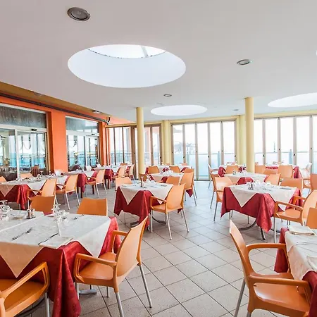 מלון Adria Club 3*