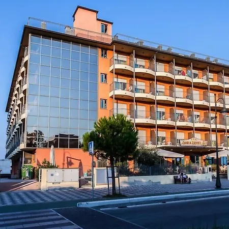 فندق Adria Club 3*