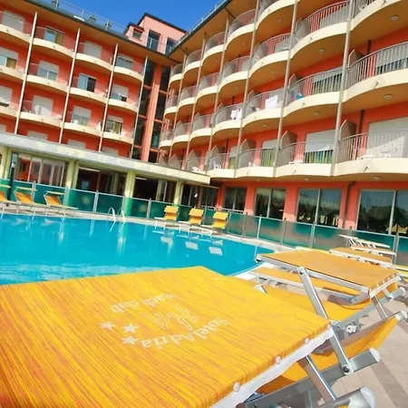 Hotel Adria Beach Club Отель