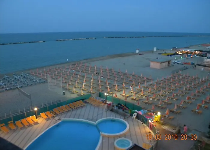 فندق Adria Club تْشيزيناتيكو