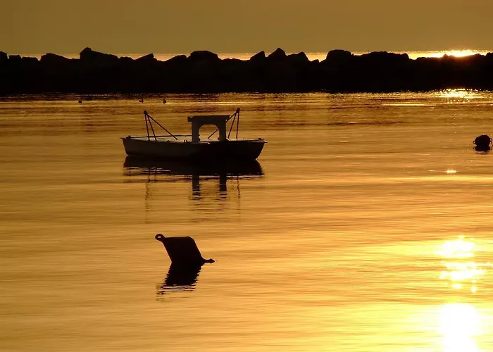 فندق Adria Club 3*